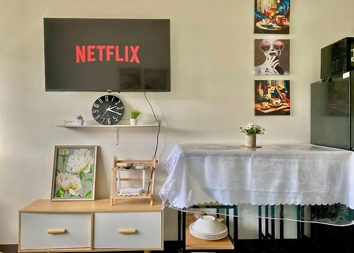- Wifi Up To 100mbps - Pool - Netflix&chill 세부